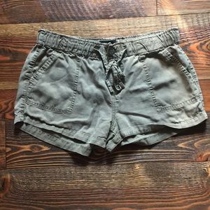 Green Celebrity Pink Shorts